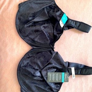 Bali minimizer breathable power mesh back bra. Size 42G color: Black